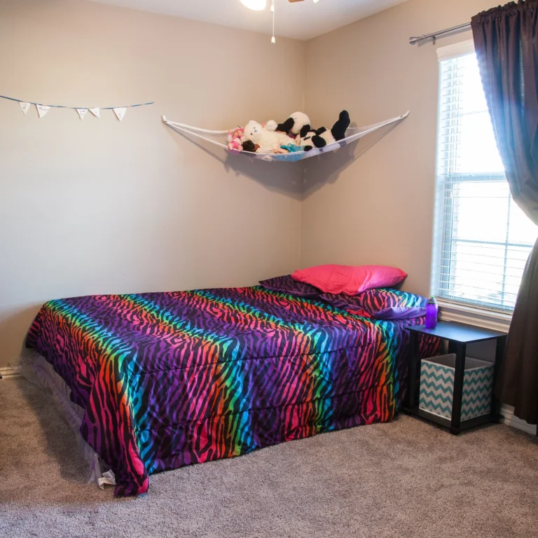 Girl's+room+after